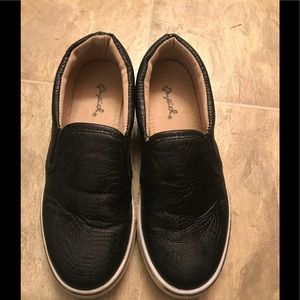 QUPID Slip On Sneakers